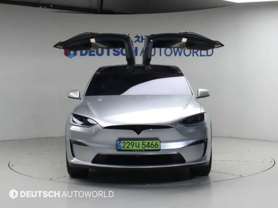 Tesla Model X — фото 5