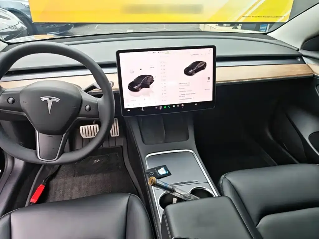 Tesla Model 3 — фото 8