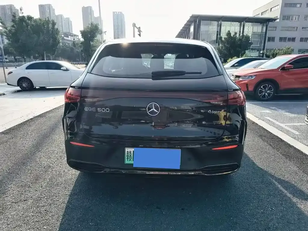 Mercedes-Benz EQE SUV — фото 3