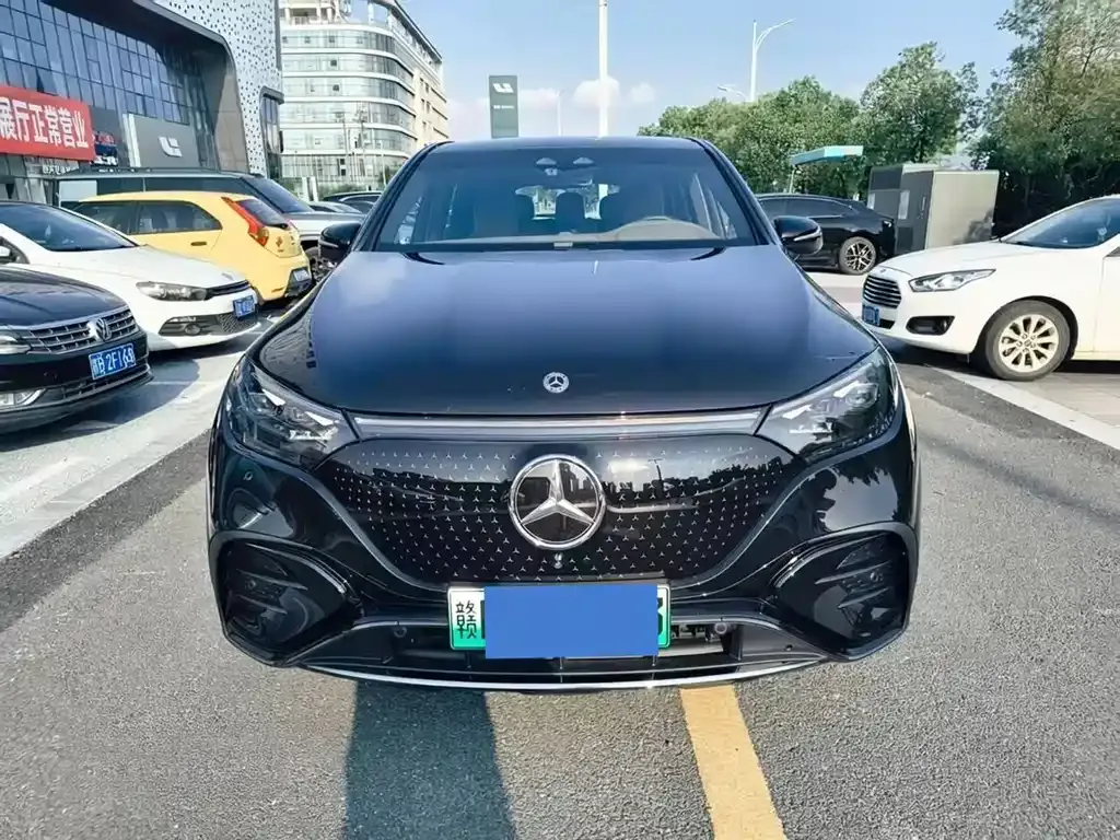 Mercedes-Benz EQE SUV — фото 4