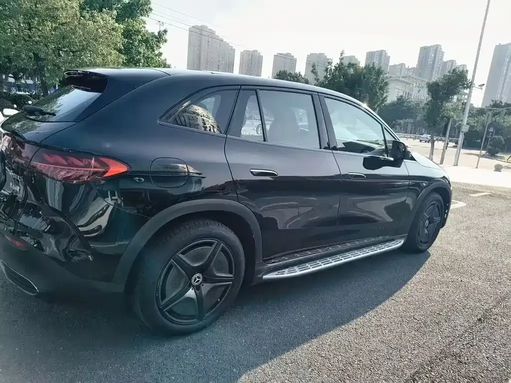 Mercedes-Benz EQE SUV — фото 9
