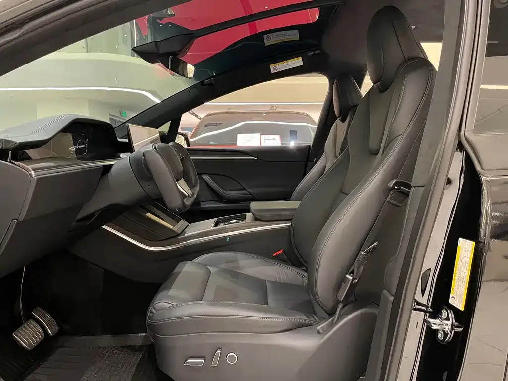 Tesla Model X — фото 3