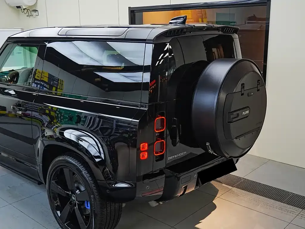 Land Rover Defender — фото 7