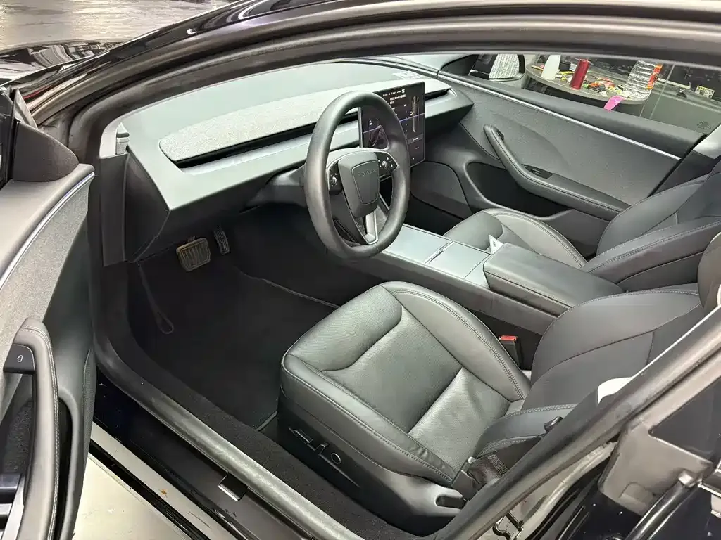 Tesla Model 3 — фото 6