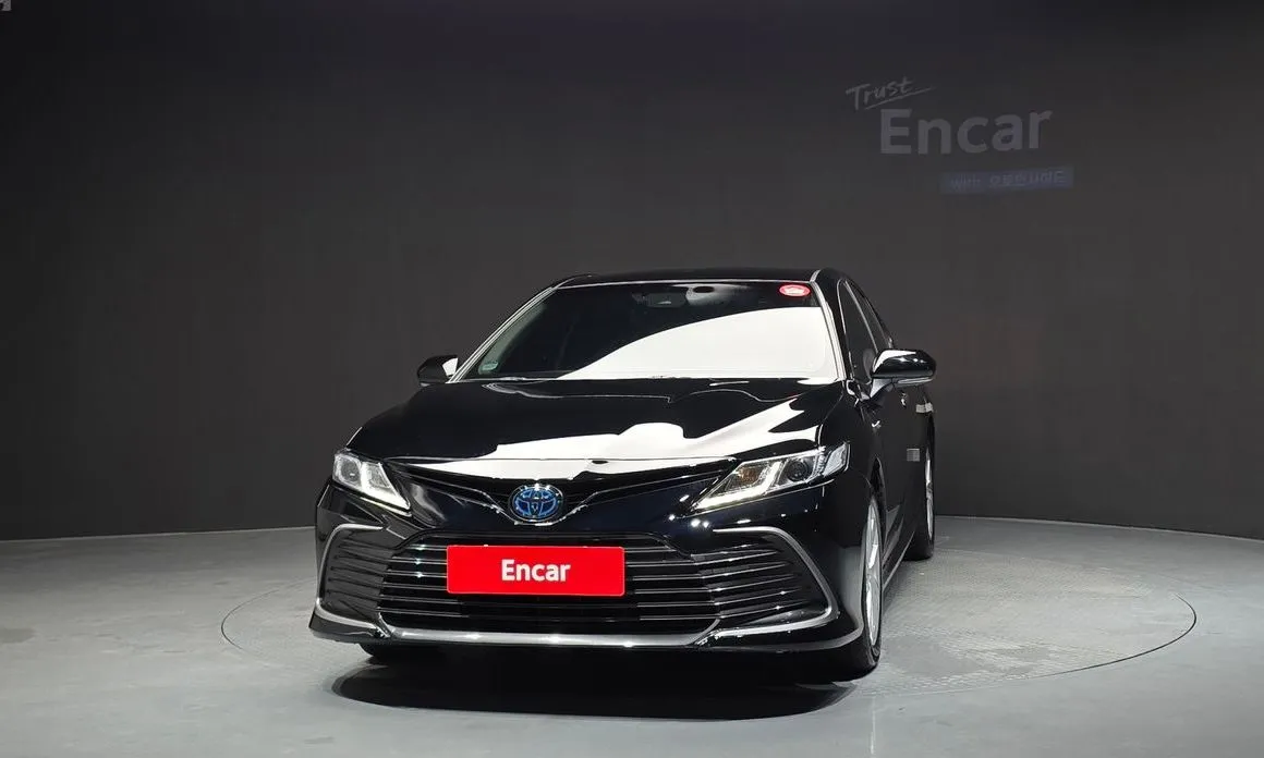 Toyota Camry — фото 2