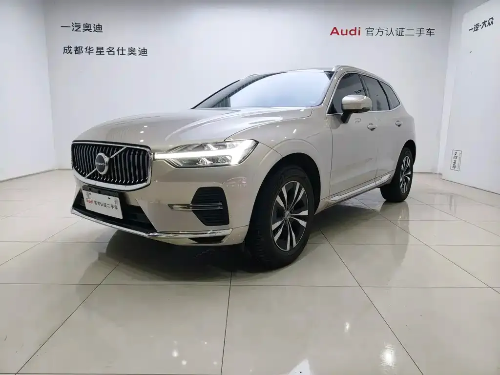 Volvo XC60 — фото 1