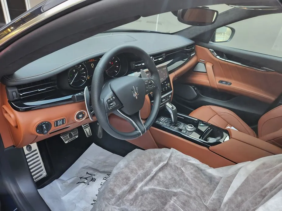 Maserati Quattroporte — фото 8