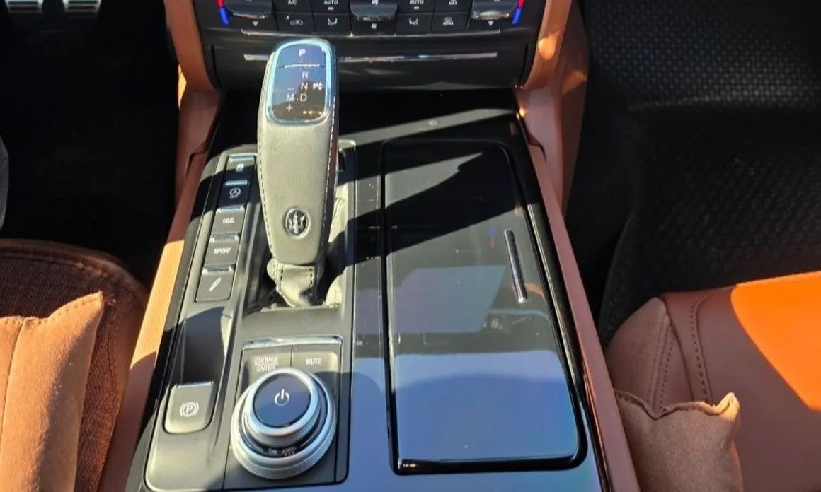 Maserati Quattroporte — фото 2
