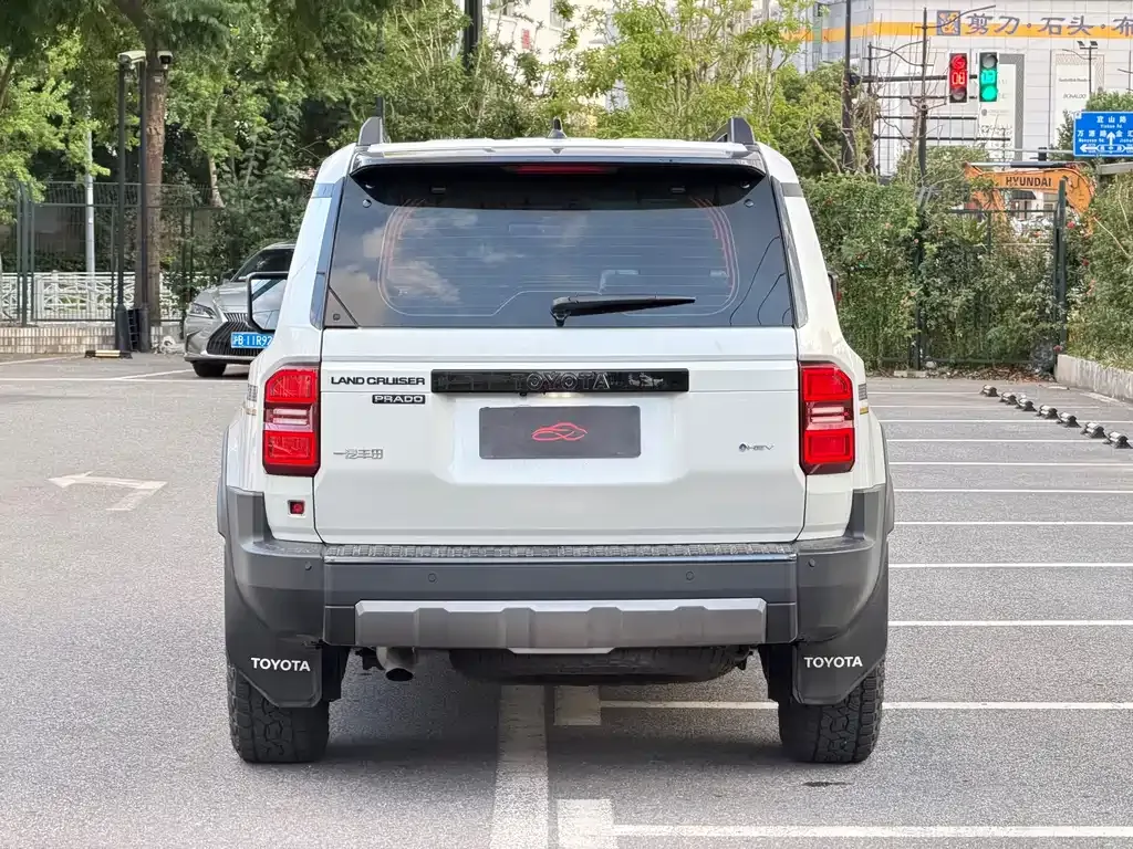 Toyota Prado — фото 2