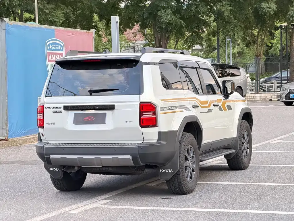 Toyota Prado — фото 4