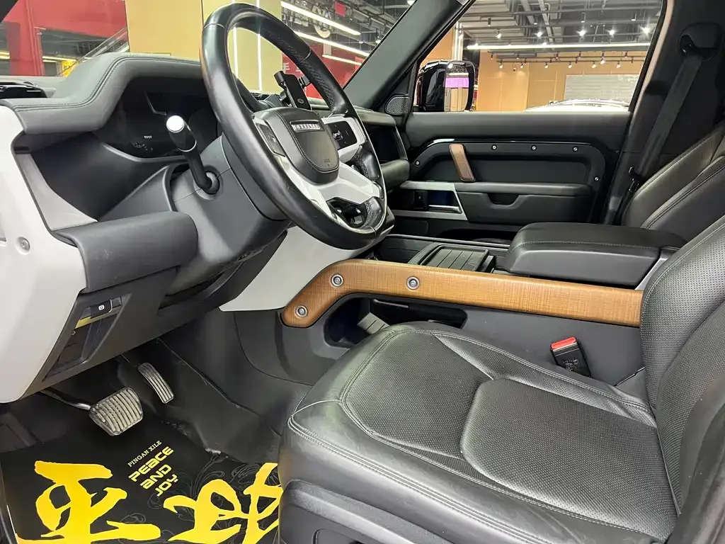 Land Rover Defender — фото 10