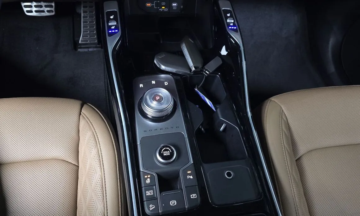 Kia Sorento — фото 9