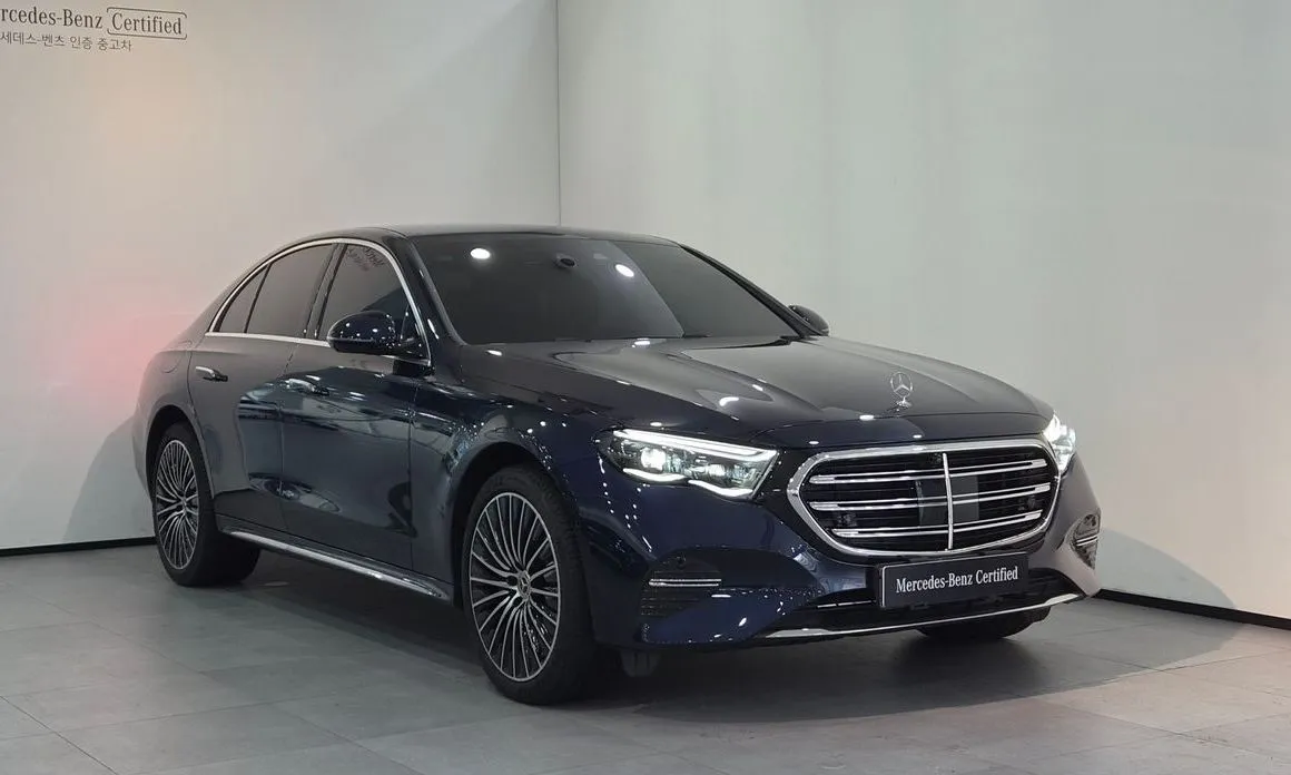 Mercedes-Benz E-Class — фото 1