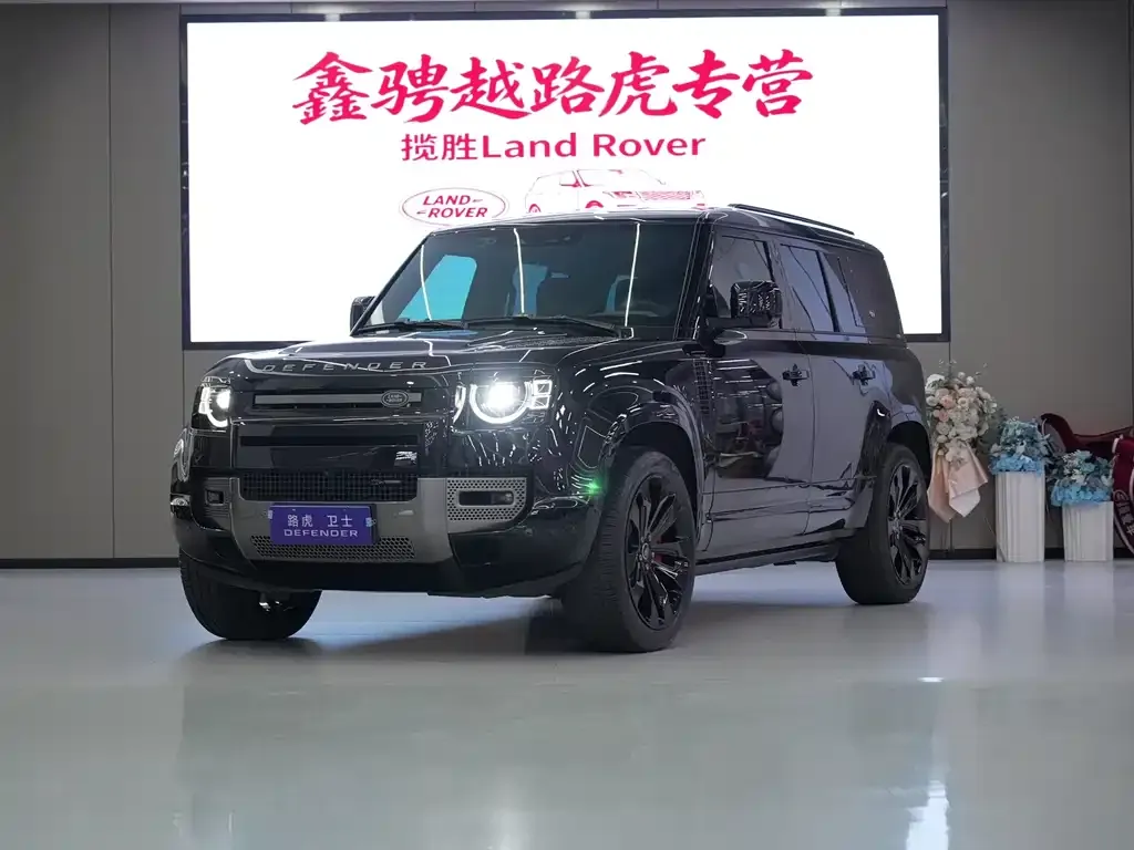 Land Rover Defender — фото 1