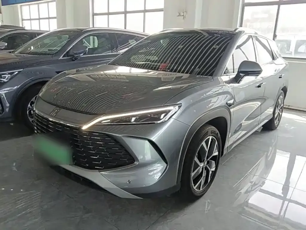 BYD L DM-i — фото 1