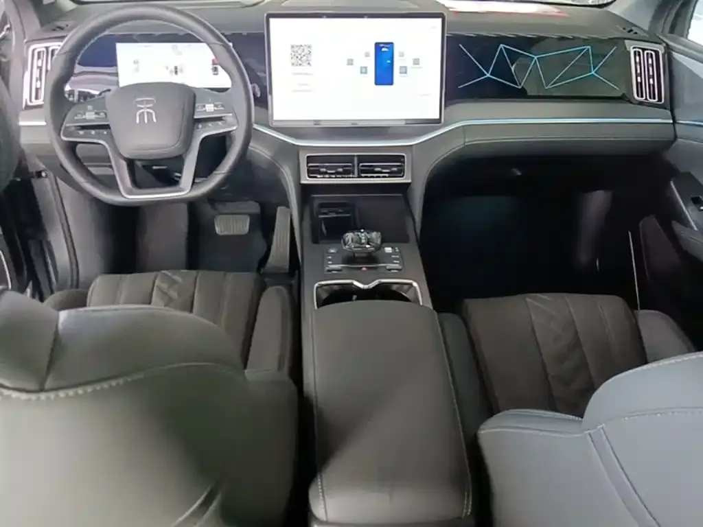 BYD L DM-i — фото 9