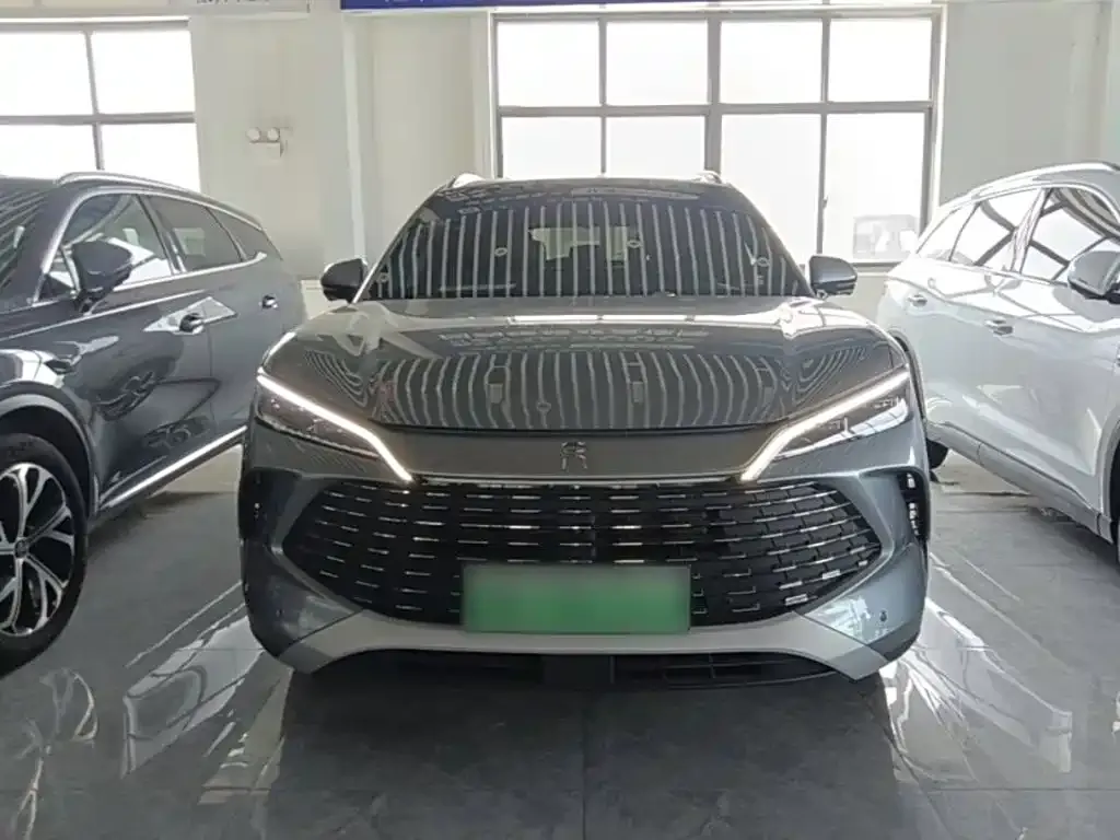 BYD L DM-i — фото 4