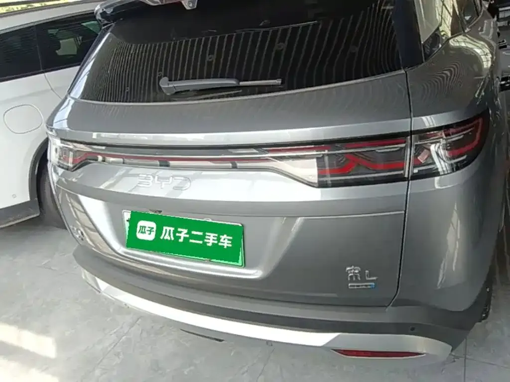 BYD L DM-i — фото 8