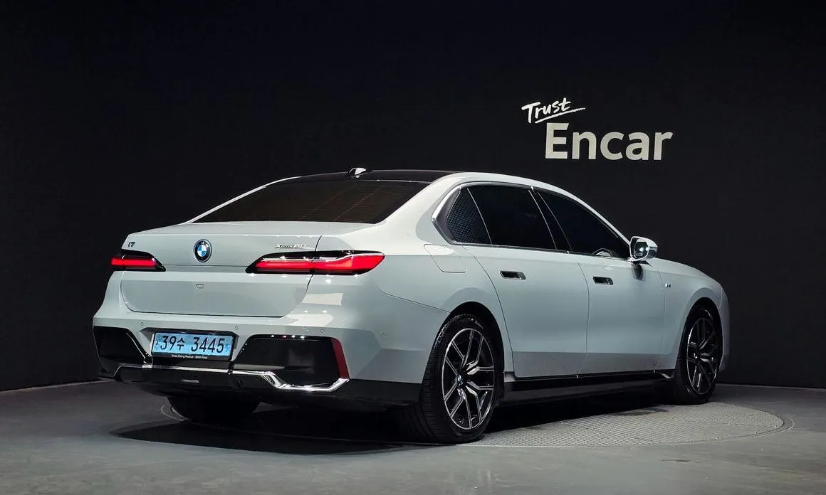 BMW i7 — фото 4
