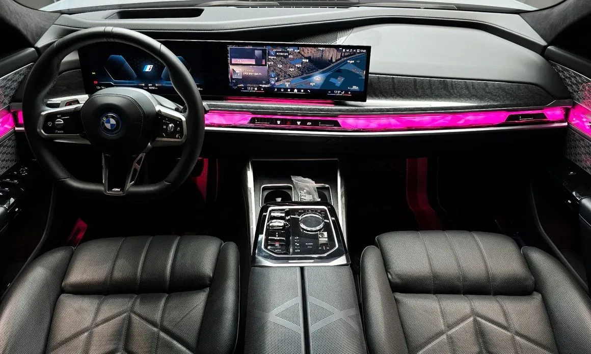 BMW i7 — фото 10
