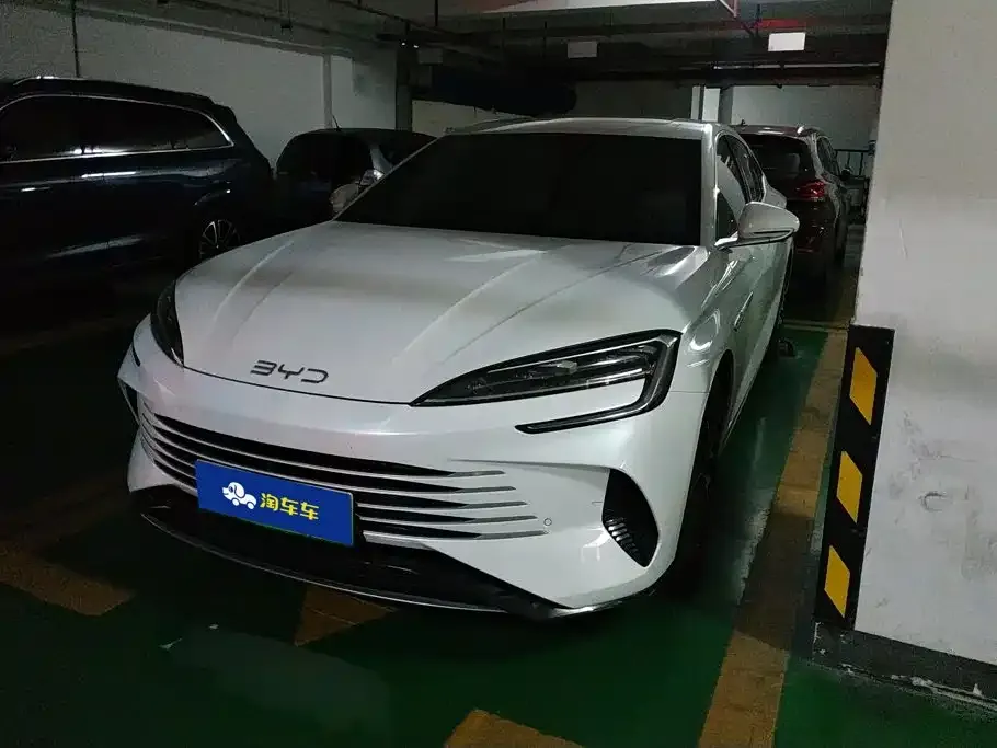 BYD Seal — фото 1