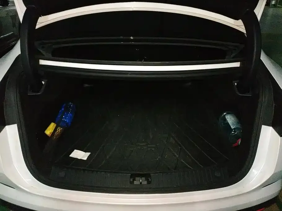 BYD Seal — фото 6
