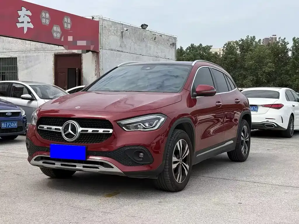 Mercedes-Benz GLA — фото 1