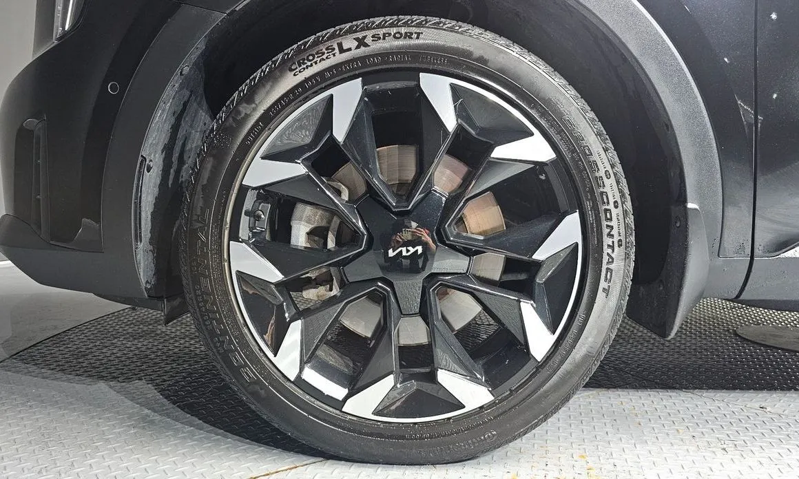 Kia Sorento — фото 9