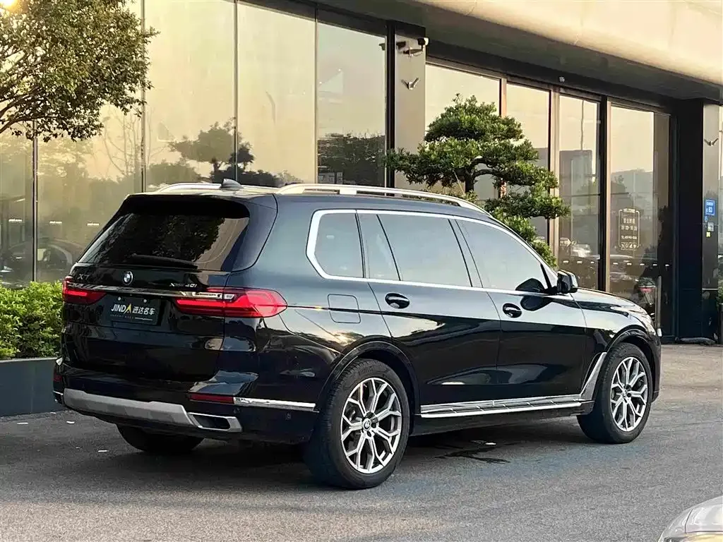BMW X7 — фото 9