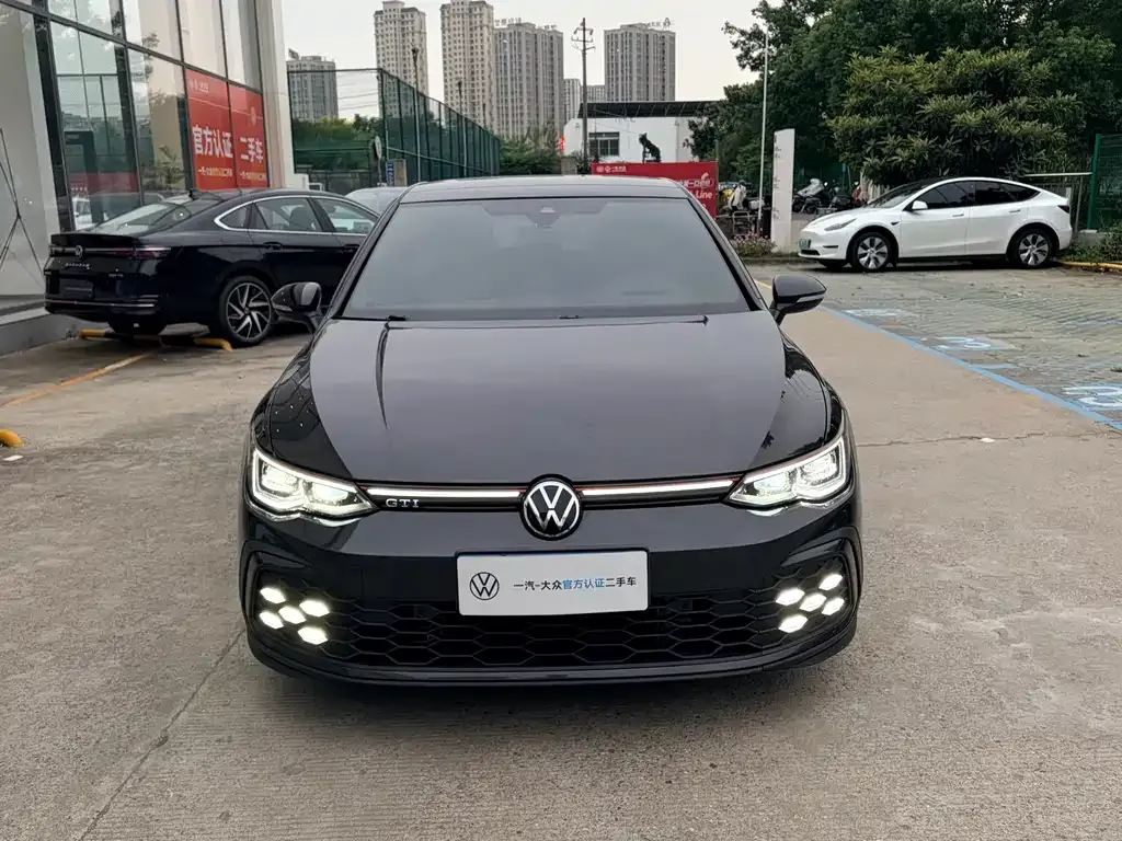Volkswagen Golf GTI — фото 9