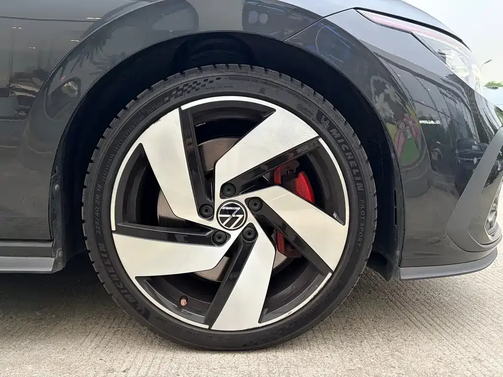 Volkswagen Golf GTI — фото 2