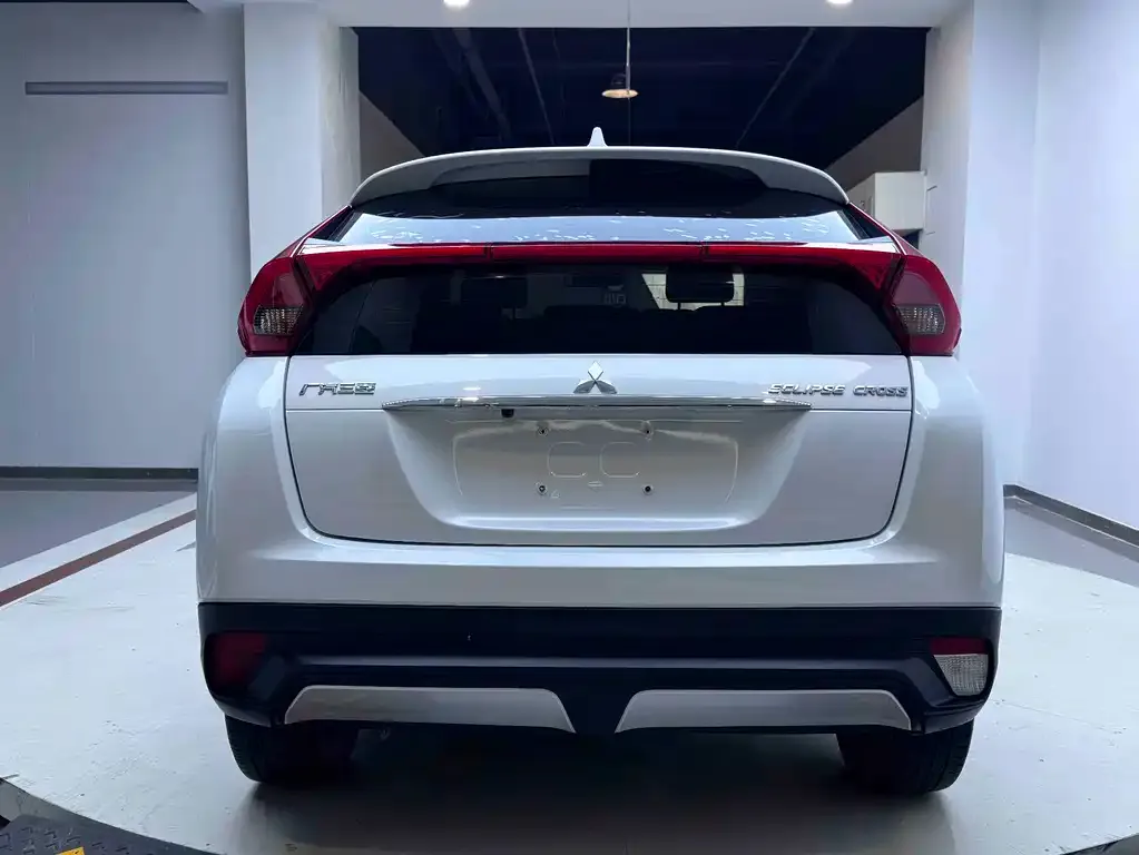 Mitsubishi Eclipse Cross — фото 8