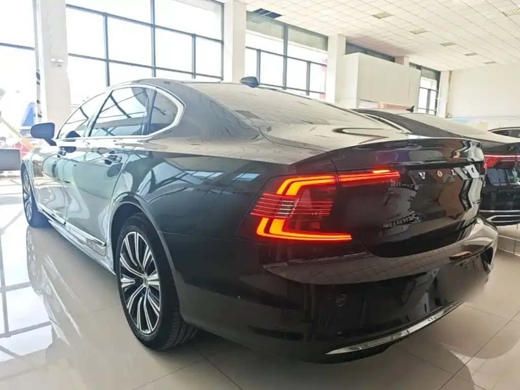 Volvo S90 — фото 10