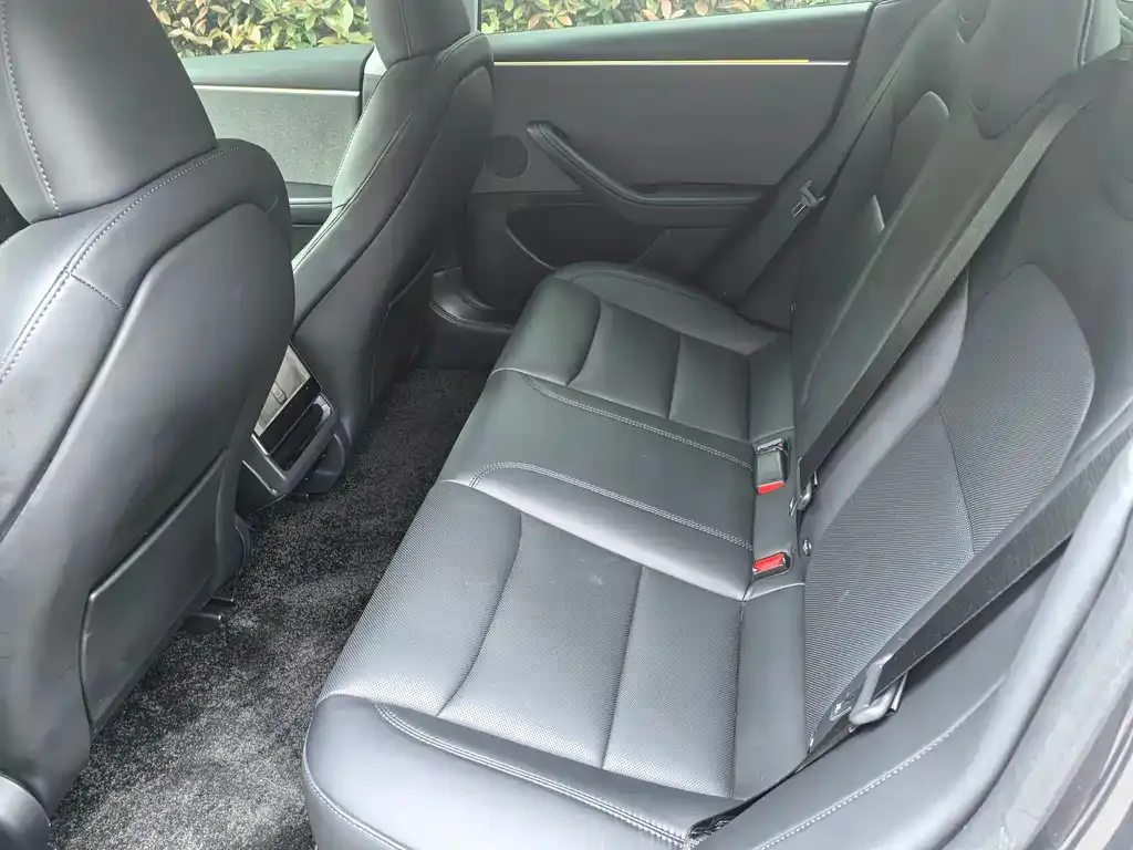 Tesla Model 3 — фото 2