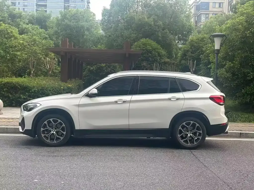 BMW X1 — фото 10