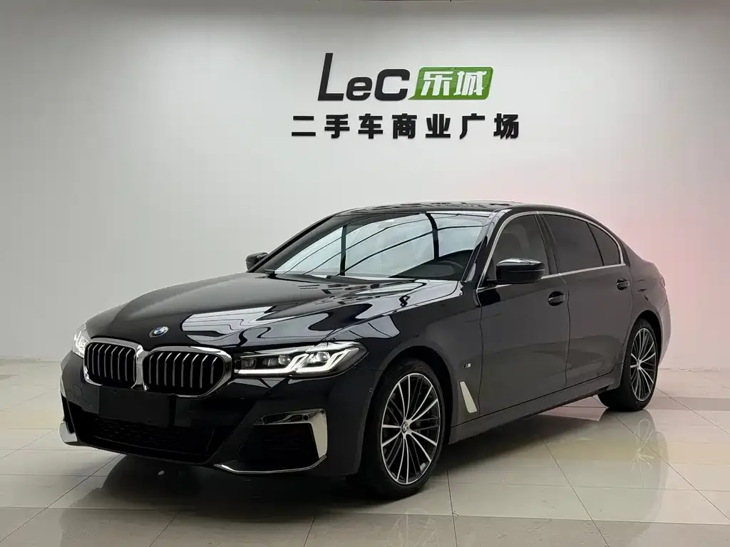 BMW 5 Series — фото 1