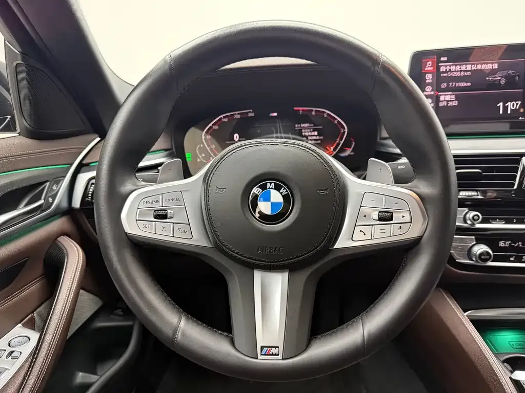 BMW 5 Series — фото 10