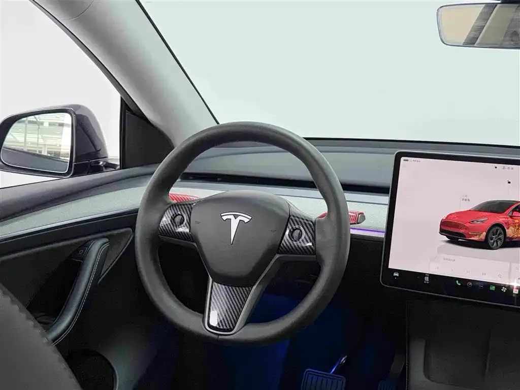 Tesla Model Y — фото 6