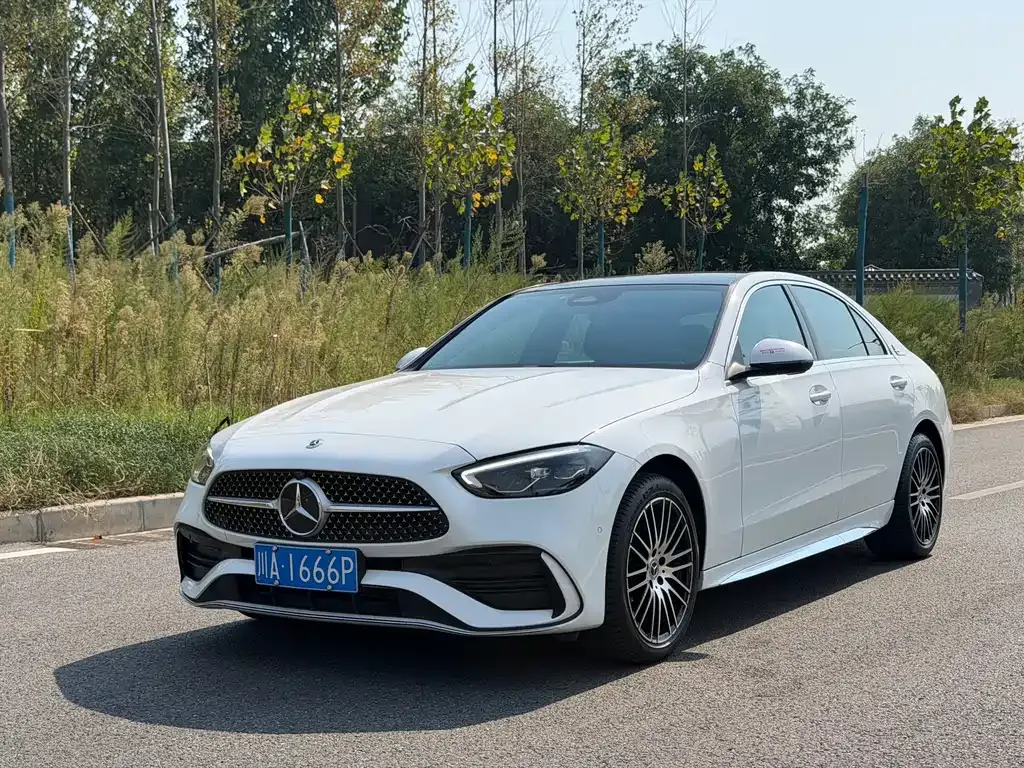 Mercedes-Benz C-Class — фото 1