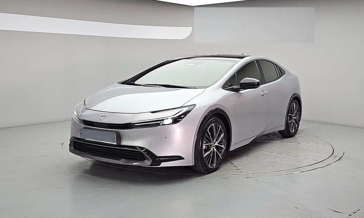 Toyota Prius — фото 1