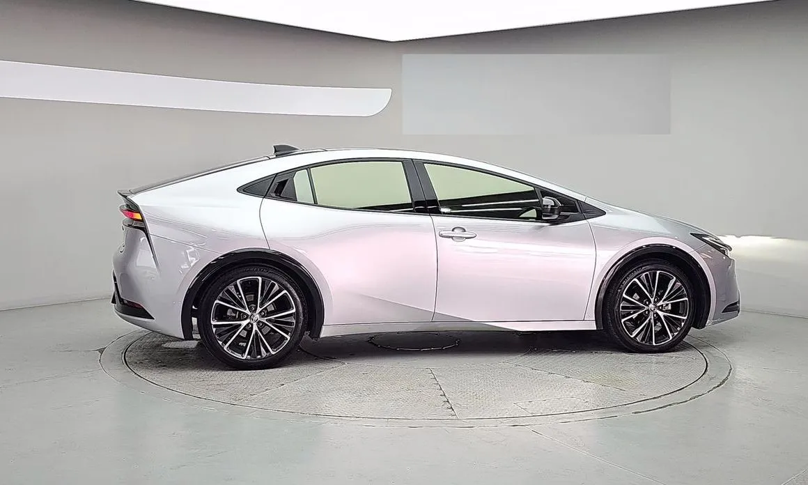 Toyota Prius — фото 5