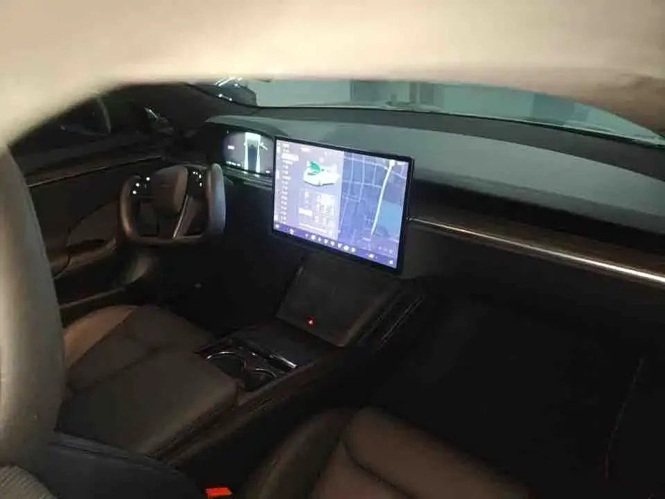 Tesla Model S — фото 5