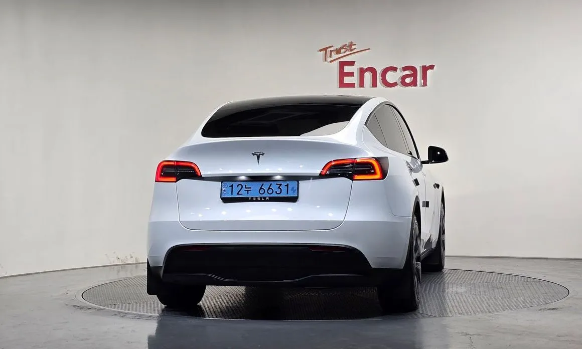 Tesla Model Y — фото 2