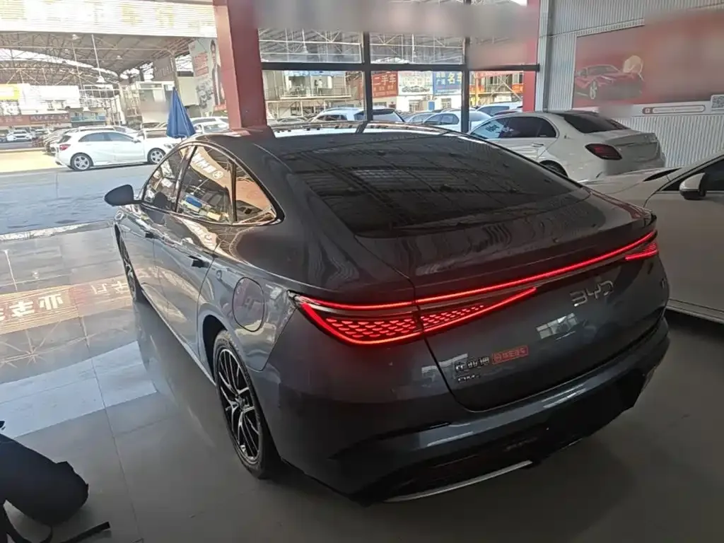 BYD Seal — фото 8