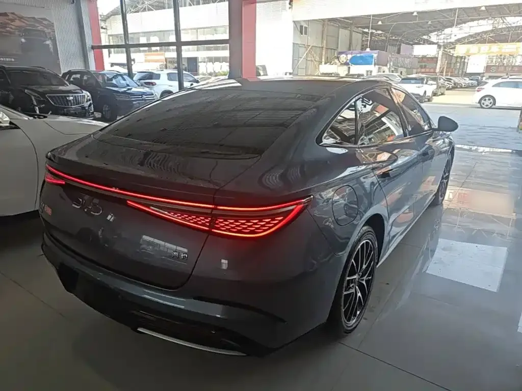 BYD Seal — фото 9
