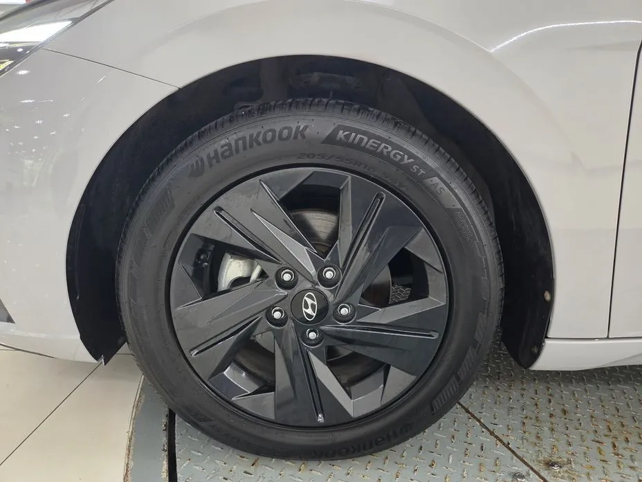 Hyundai AVANTE — фото 3