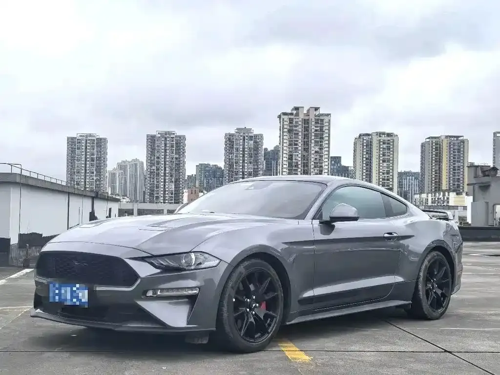Ford Mustang — фото 1