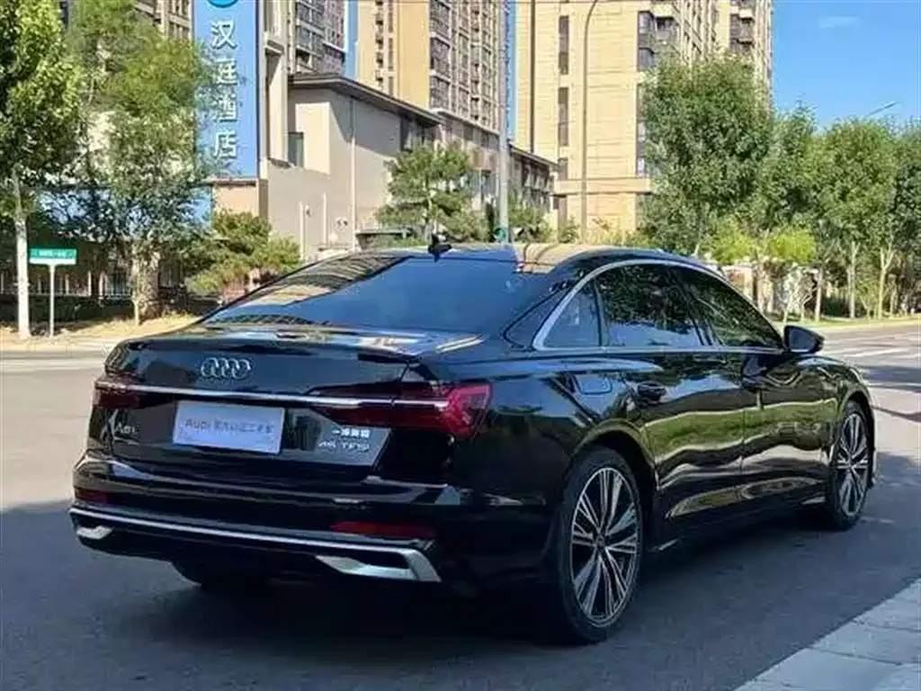 Audi A6L — фото 10