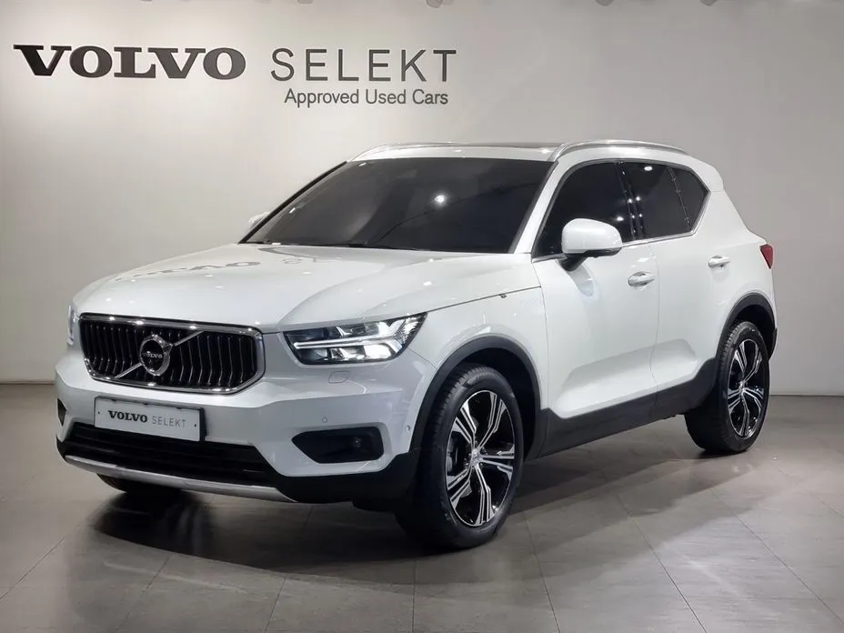 Volvo XC40 — фото 1
