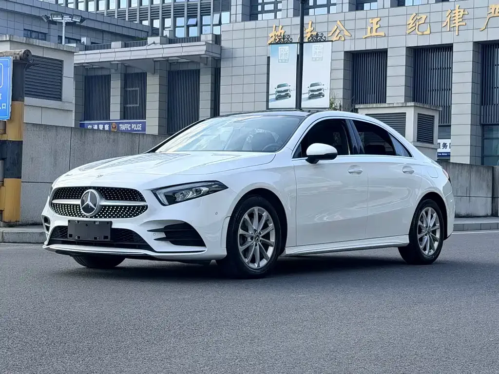 Mercedes-Benz A-Class — фото 1